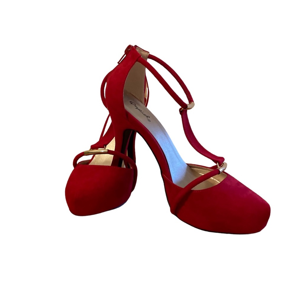 NWOT Qupid beautiful red suede heels